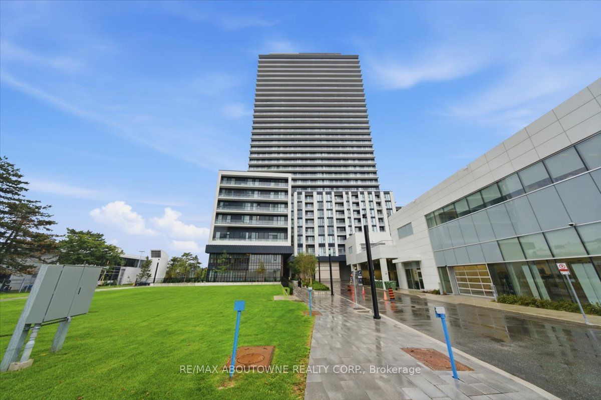 23 – 5858 Yonge Street, Toronto C07