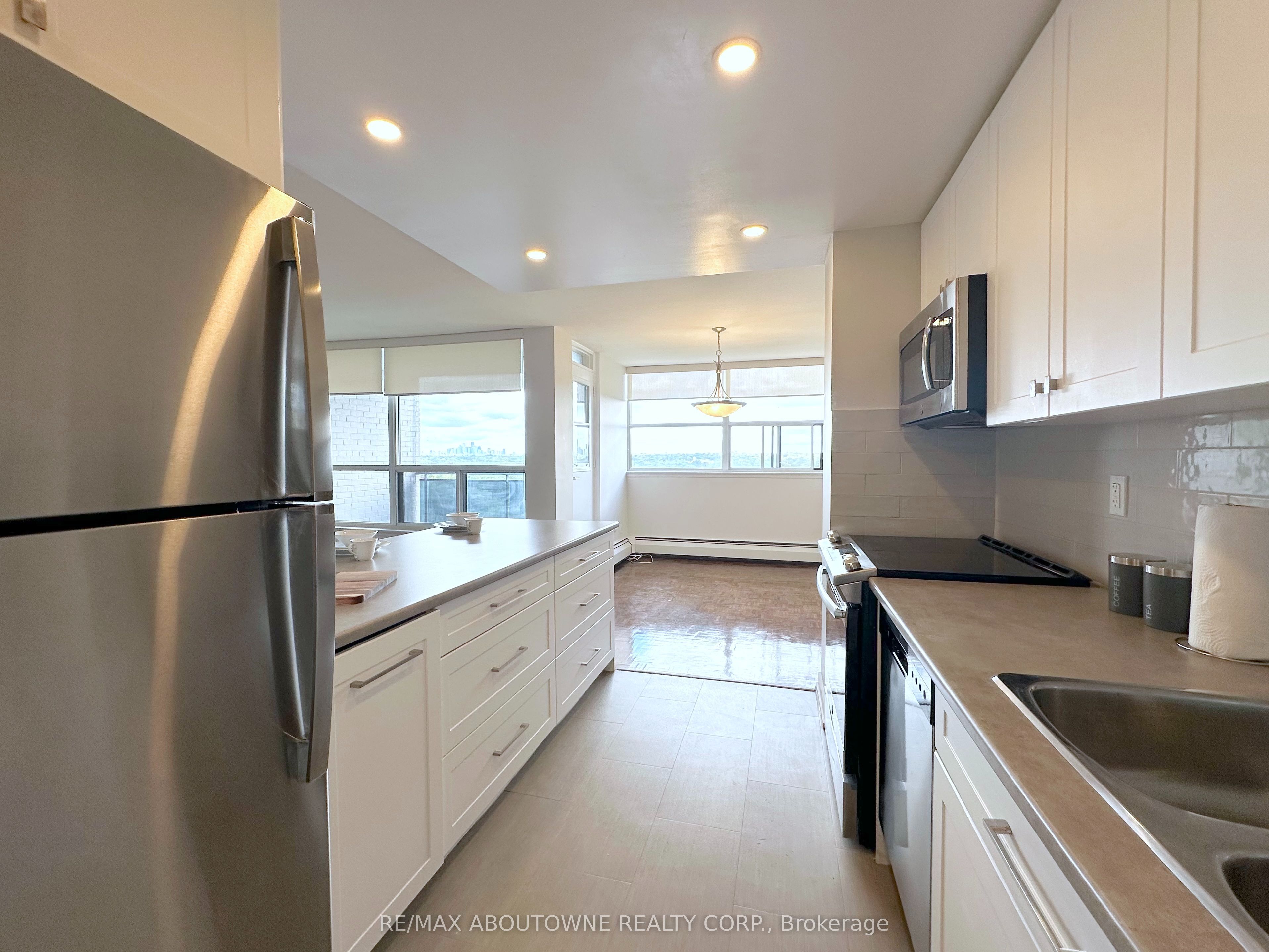1007 – 5 Brookbanks Drive, Toronto C13 ‣ C13781876 1007 – 5 Brookbanks Drive, Toronto C13 ‣ C13781876