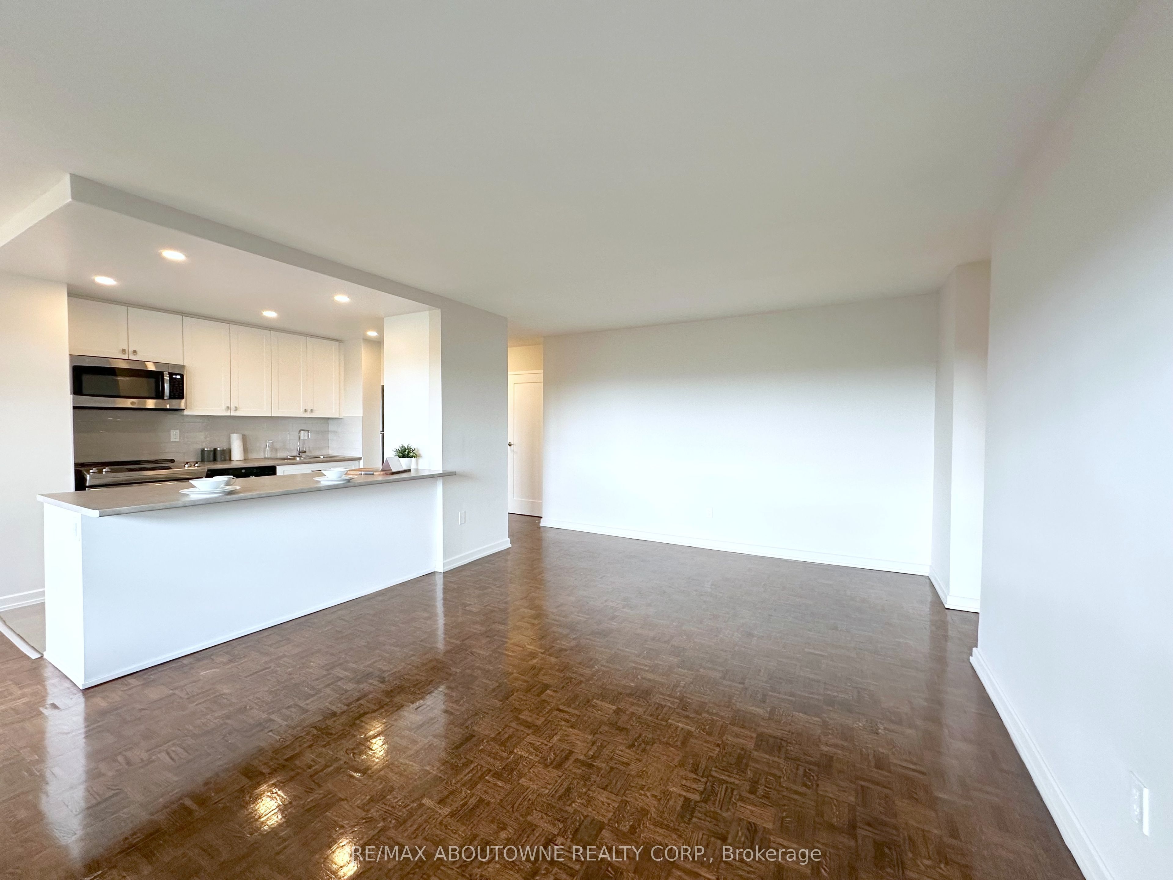 1007 – 5 Brookbanks Drive, Toronto C13 ‣ C13781876 1007 – 5 Brookbanks Drive, Toronto C13 ‣ C13781876