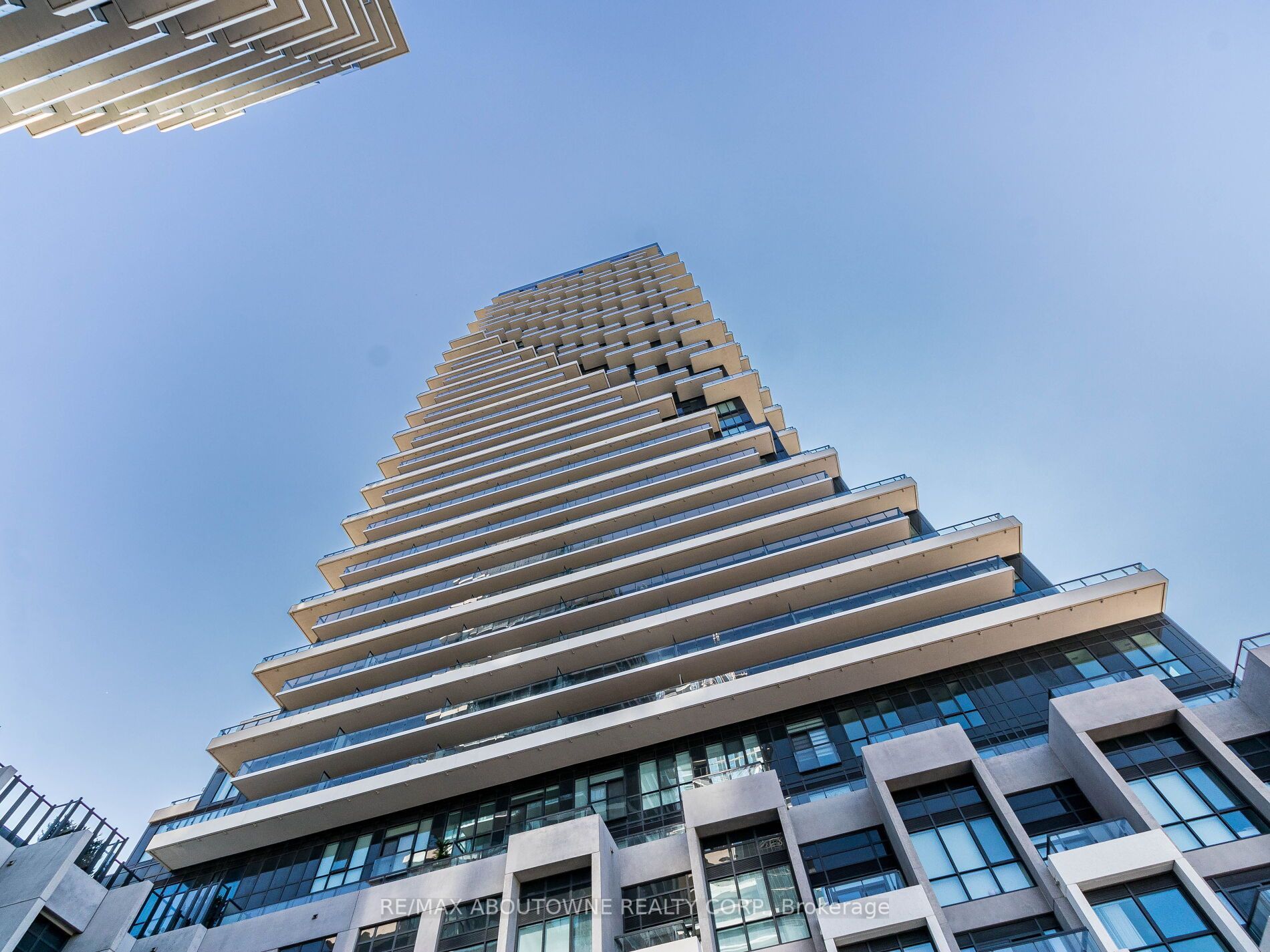 6 – 30 Inn On The Park Drive, Toronto C13