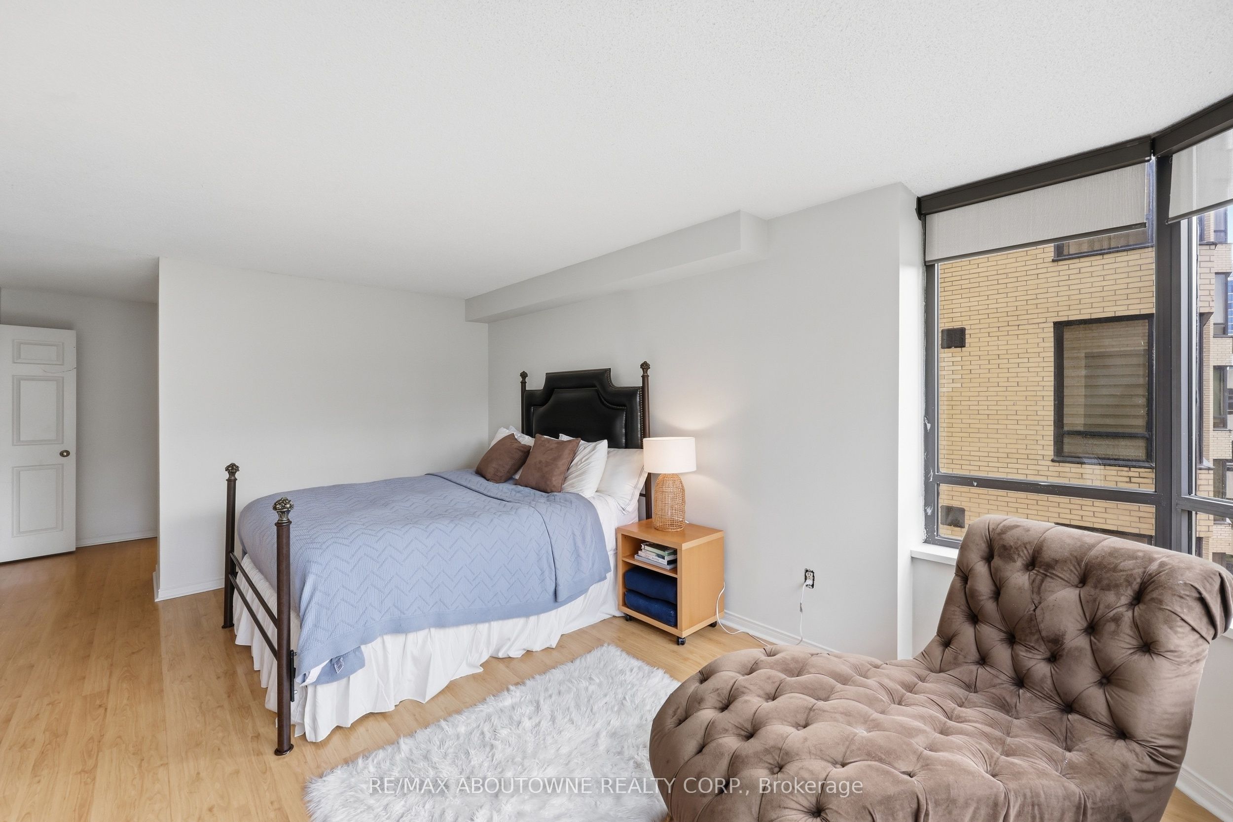 3 – 280 Simcoe Street, Toronto C01 ‣ C13842640 3 – 280 Simcoe Street, Toronto C01 ‣ C13842640