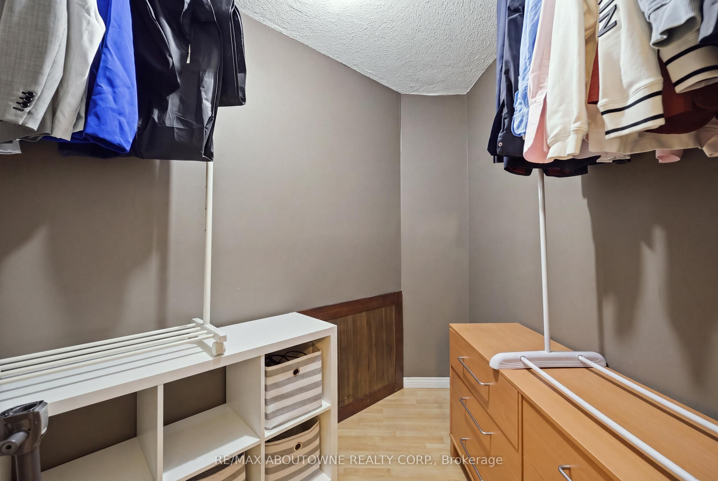 3 – 280 Simcoe Street, Toronto C01 ‣ C13842640 3 – 280 Simcoe Street, Toronto C01 ‣ C13842640