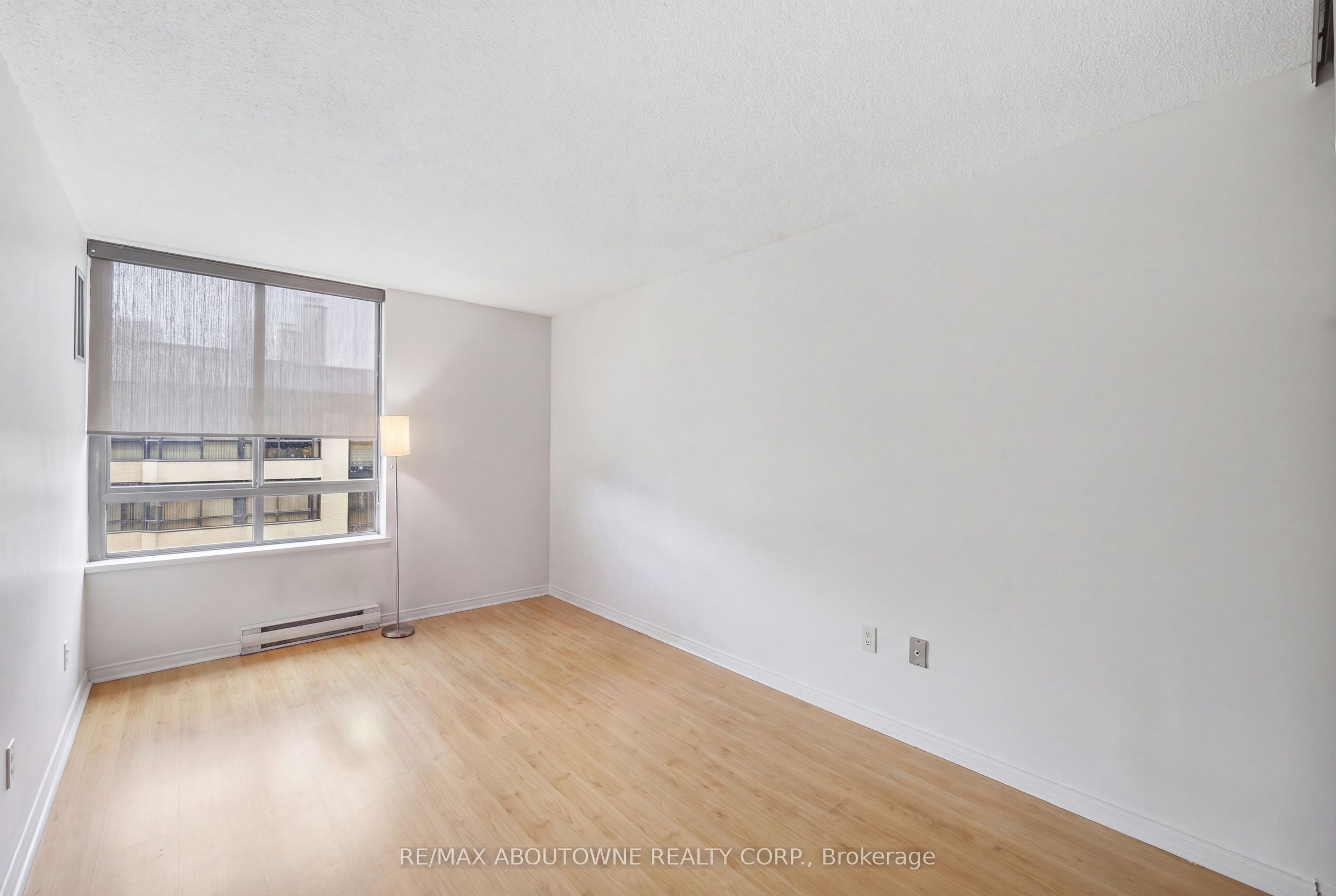 3 – 280 Simcoe Street, Toronto C01 ‣ C13842640 3 – 280 Simcoe Street, Toronto C01 ‣ C13842640