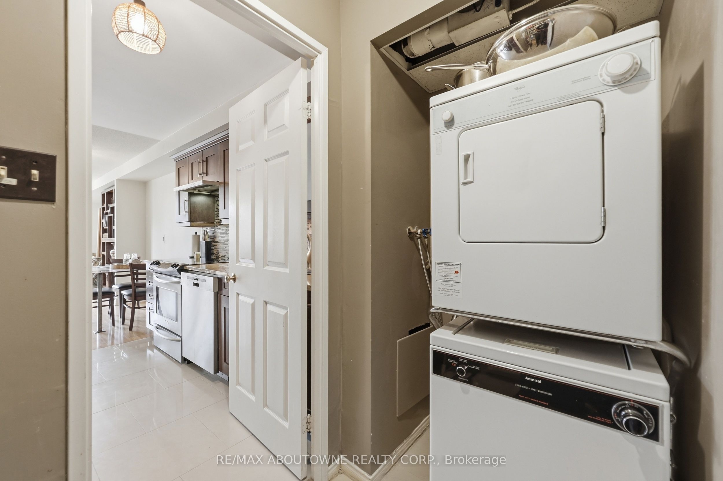 3 – 280 Simcoe Street, Toronto C01 ‣ C13842640 3 – 280 Simcoe Street, Toronto C01 ‣ C13842640