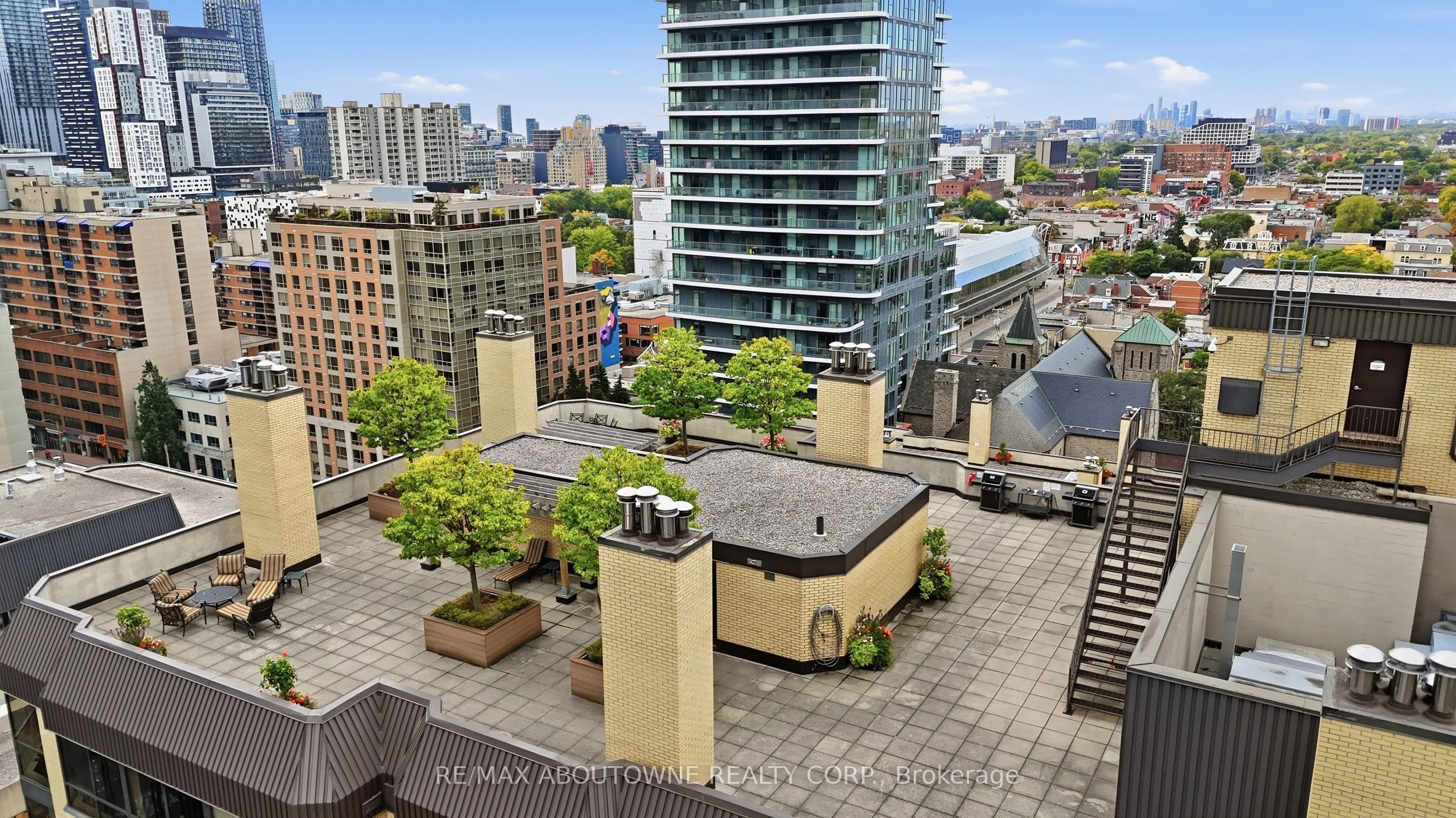 3 – 280 Simcoe Street, Toronto C01 ‣ C13842640 3 – 280 Simcoe Street, Toronto C01 ‣ C13842640