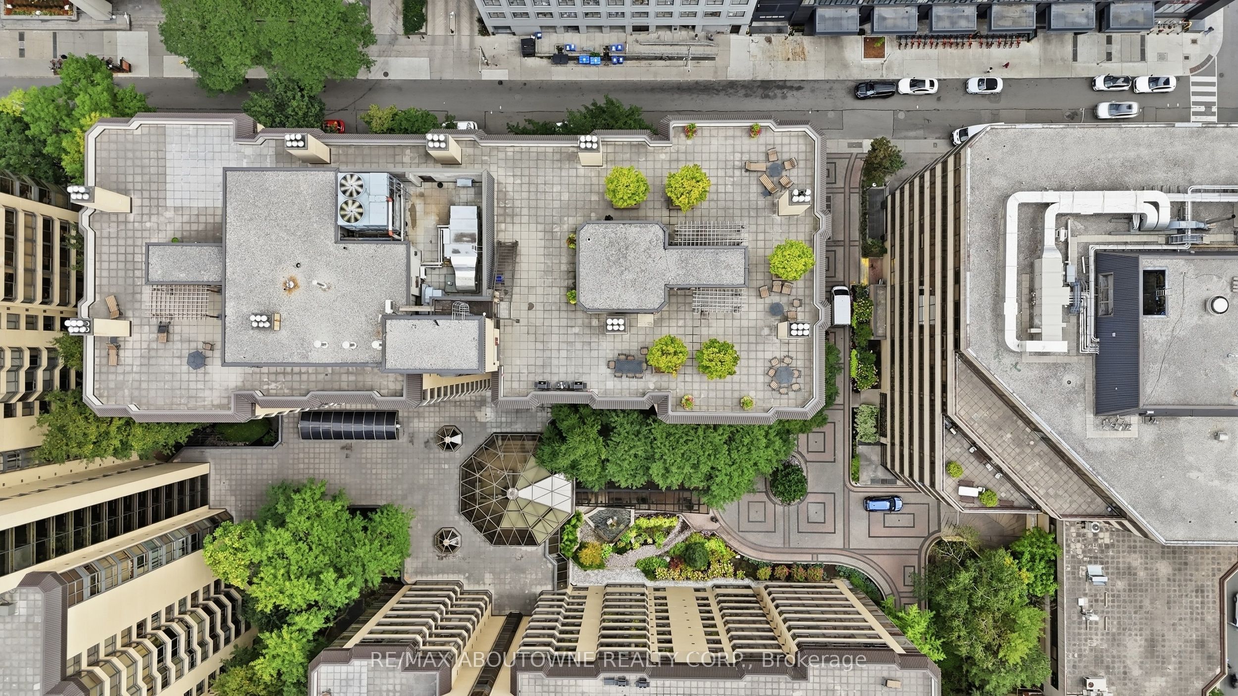 3 – 280 Simcoe Street, Toronto C01 ‣ C13842640 3 – 280 Simcoe Street, Toronto C01 ‣ C13842640