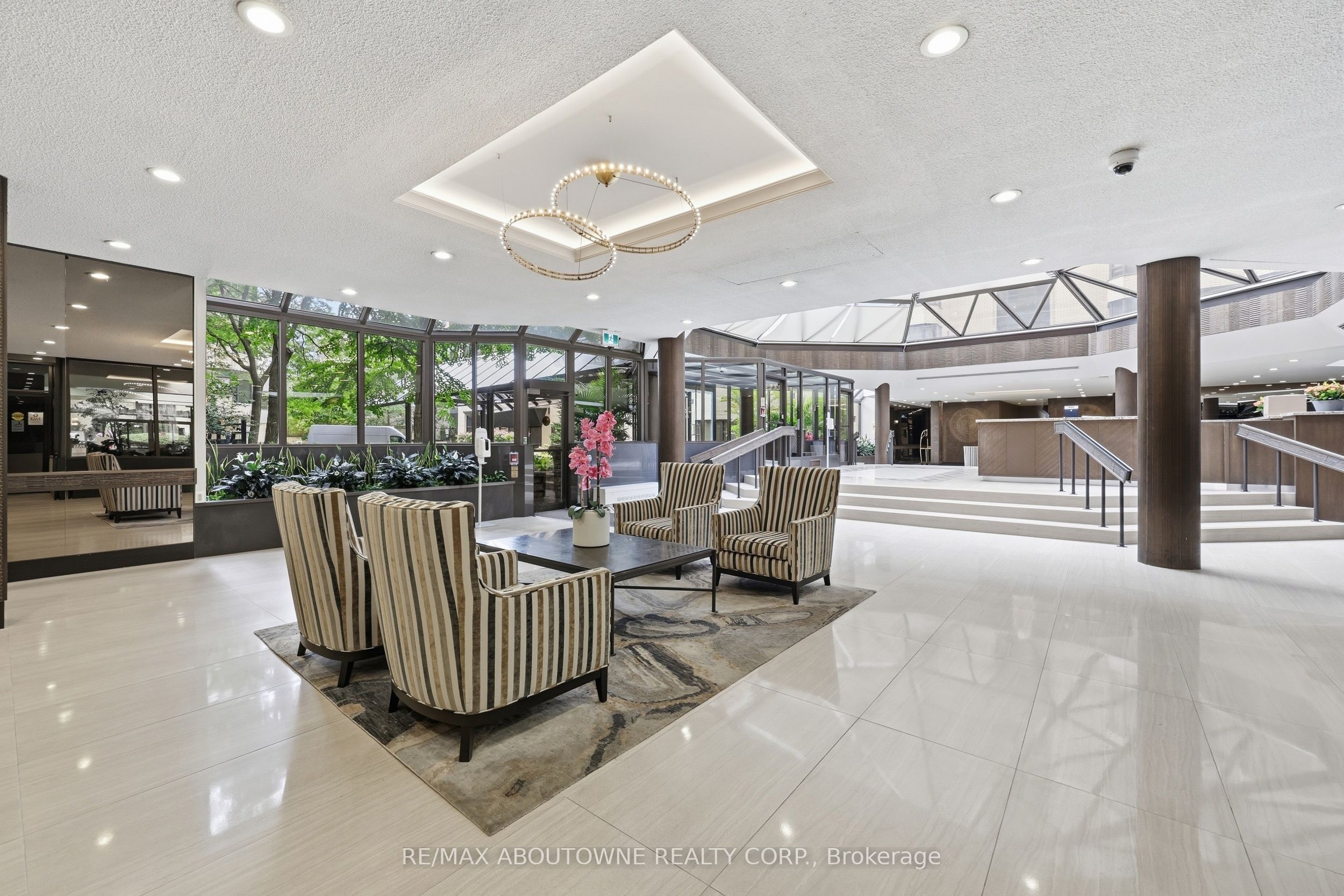 3 – 280 Simcoe Street, Toronto C01 ‣ C13842640 3 – 280 Simcoe Street, Toronto C01 ‣ C13842640