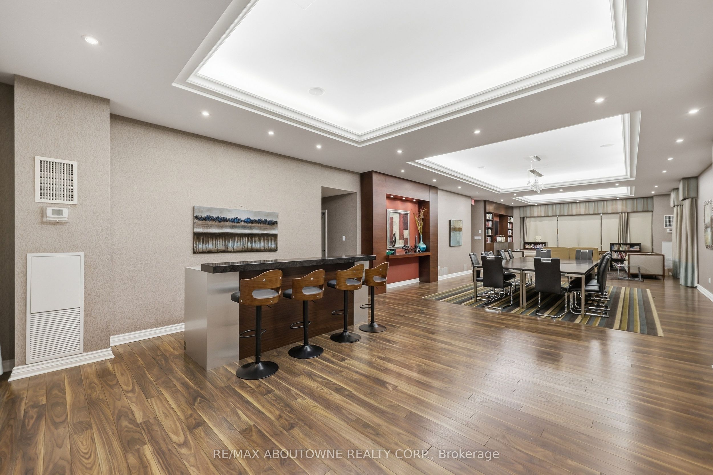 3 – 280 Simcoe Street, Toronto C01 ‣ C13842640 3 – 280 Simcoe Street, Toronto C01 ‣ C13842640