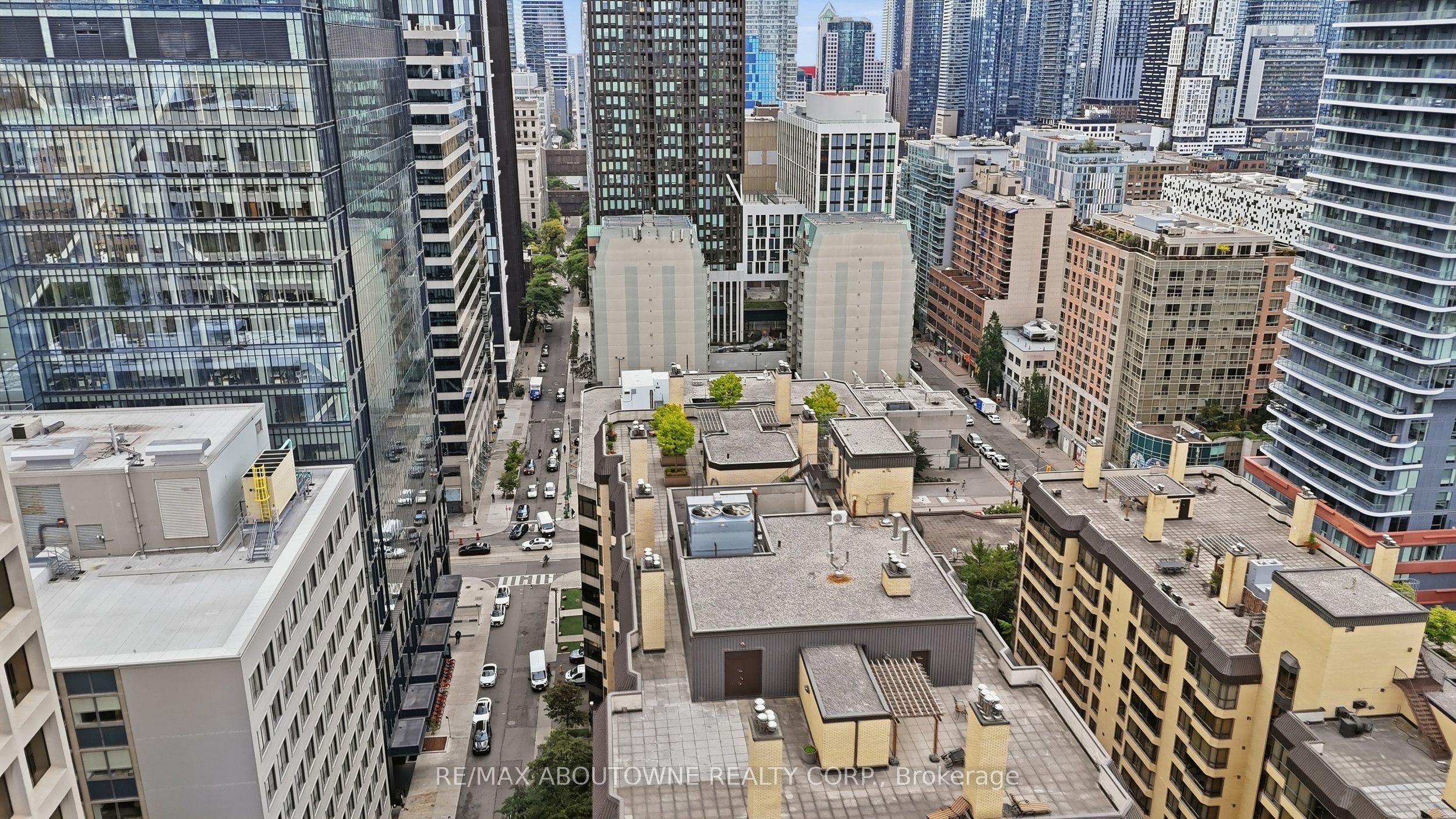 3 – 280 Simcoe Street, Toronto C01 ‣ C13842640 3 – 280 Simcoe Street, Toronto C01 ‣ C13842640