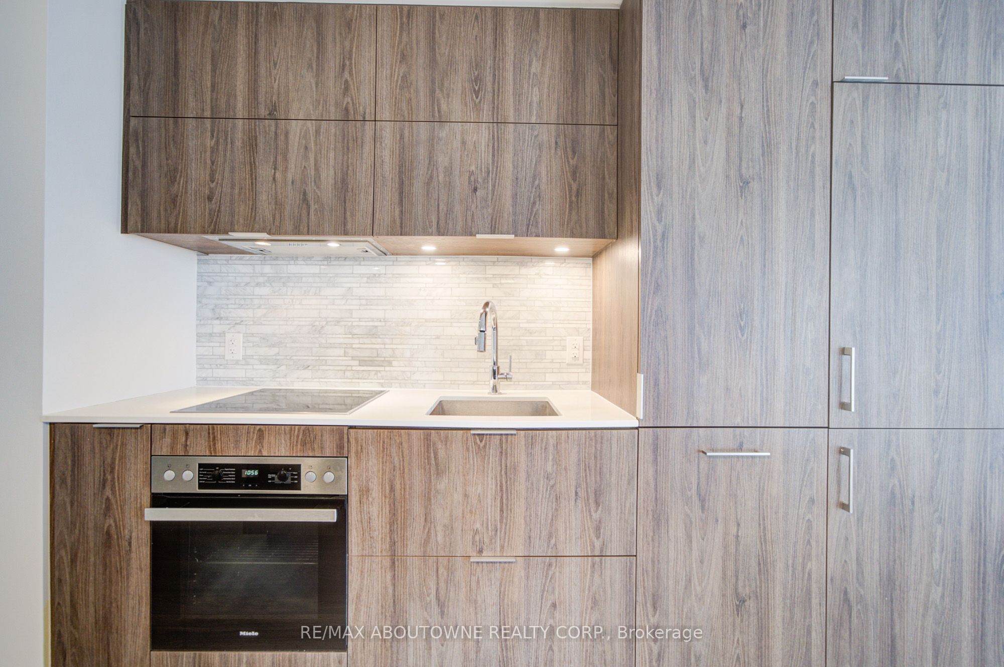 02 – 20 Richardson Street, Toronto C08 ‣ C13860164 02 – 20 Richardson Street, Toronto C08 ‣ C13860164