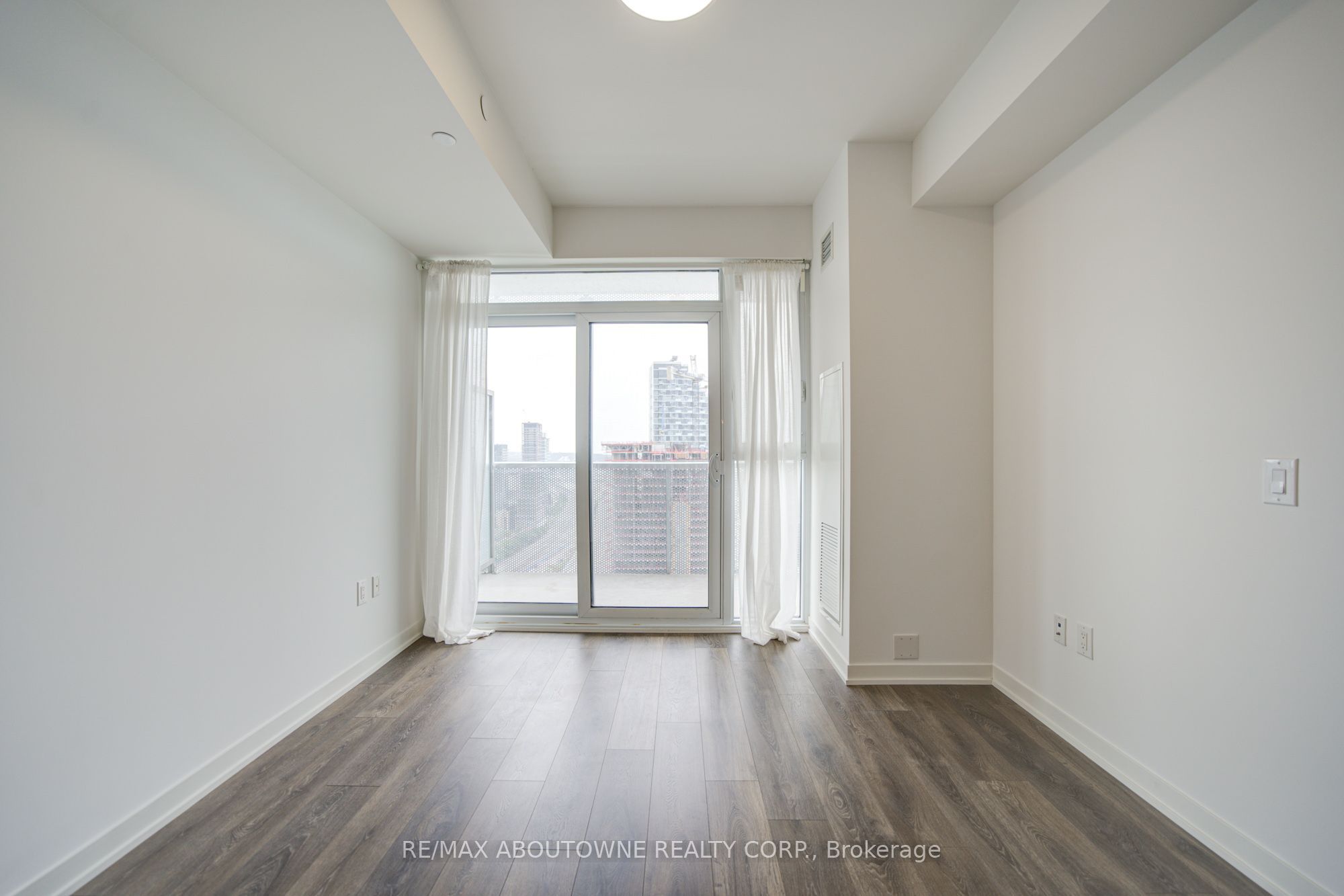 02 – 20 Richardson Street, Toronto C08 ‣ C13860164 02 – 20 Richardson Street, Toronto C08 ‣ C13860164