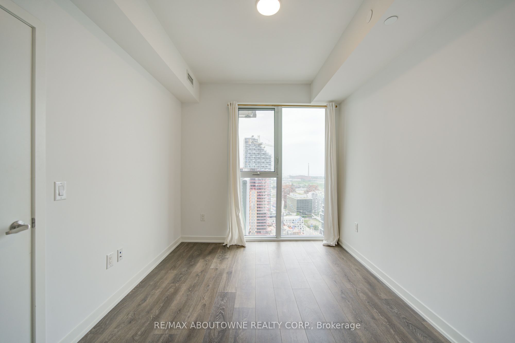 02 – 20 Richardson Street, Toronto C08 ‣ C13860164 02 – 20 Richardson Street, Toronto C08 ‣ C13860164