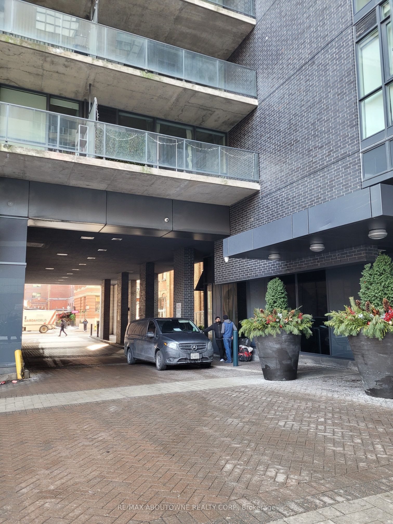 13 – 478 King Street, Toronto C01 ‣ C14093770 13 – 478 King Street, Toronto C01 ‣ C14093770