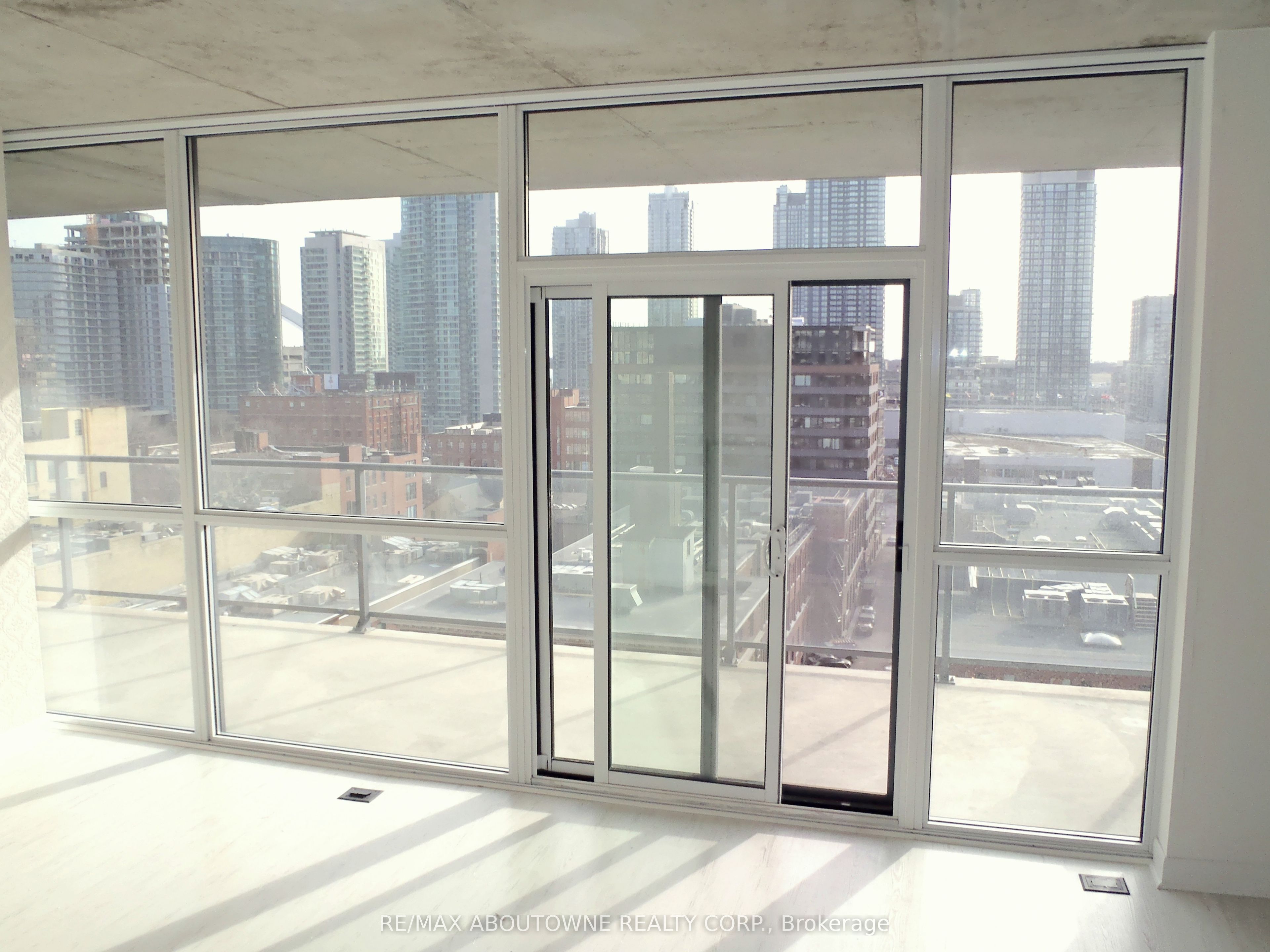 13 – 478 King Street, Toronto C01 ‣ C14093770 13 – 478 King Street, Toronto C01 ‣ C14093770