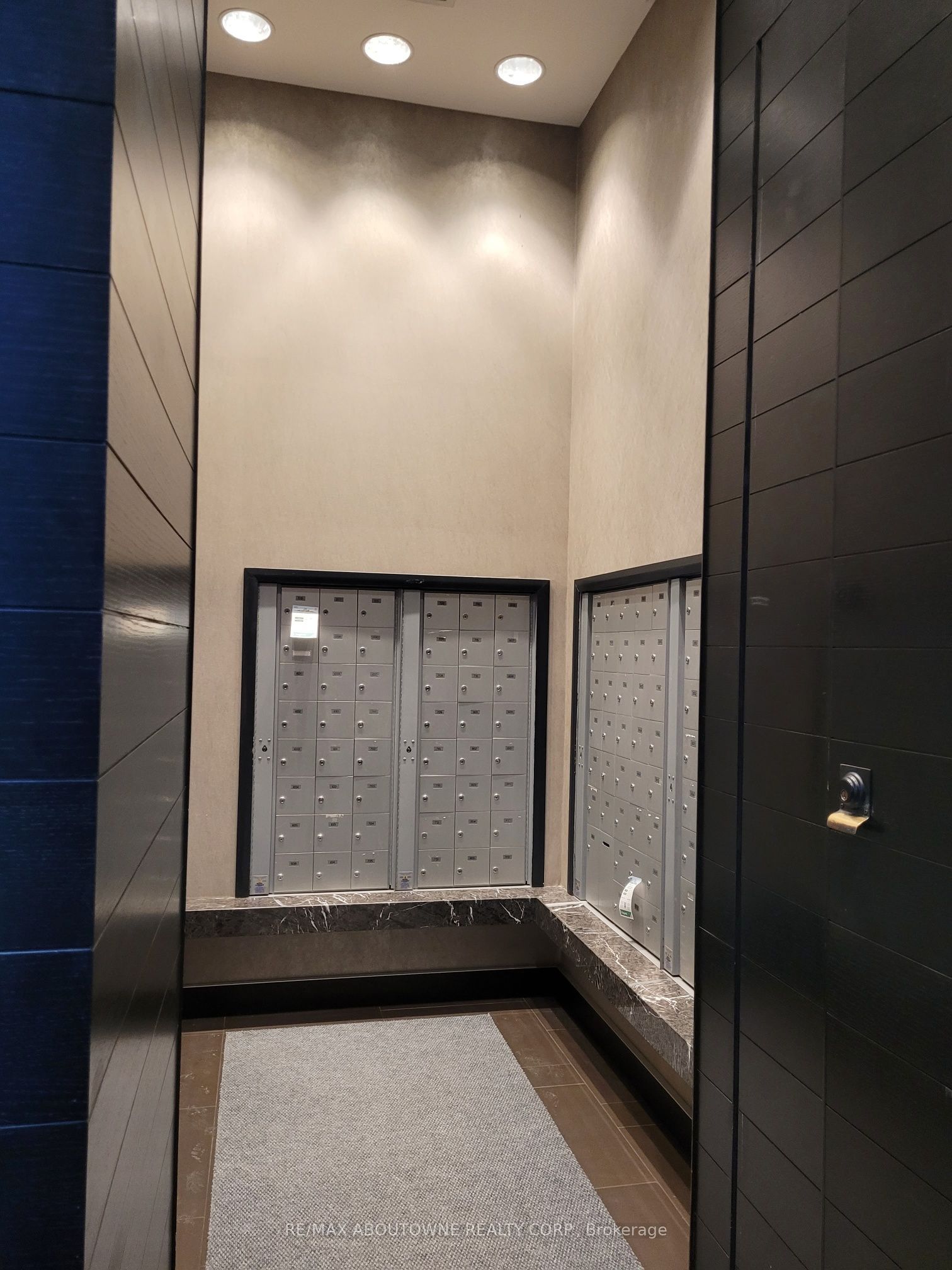 13 – 478 King Street, Toronto C01 ‣ C14093770 13 – 478 King Street, Toronto C01 ‣ C14093770