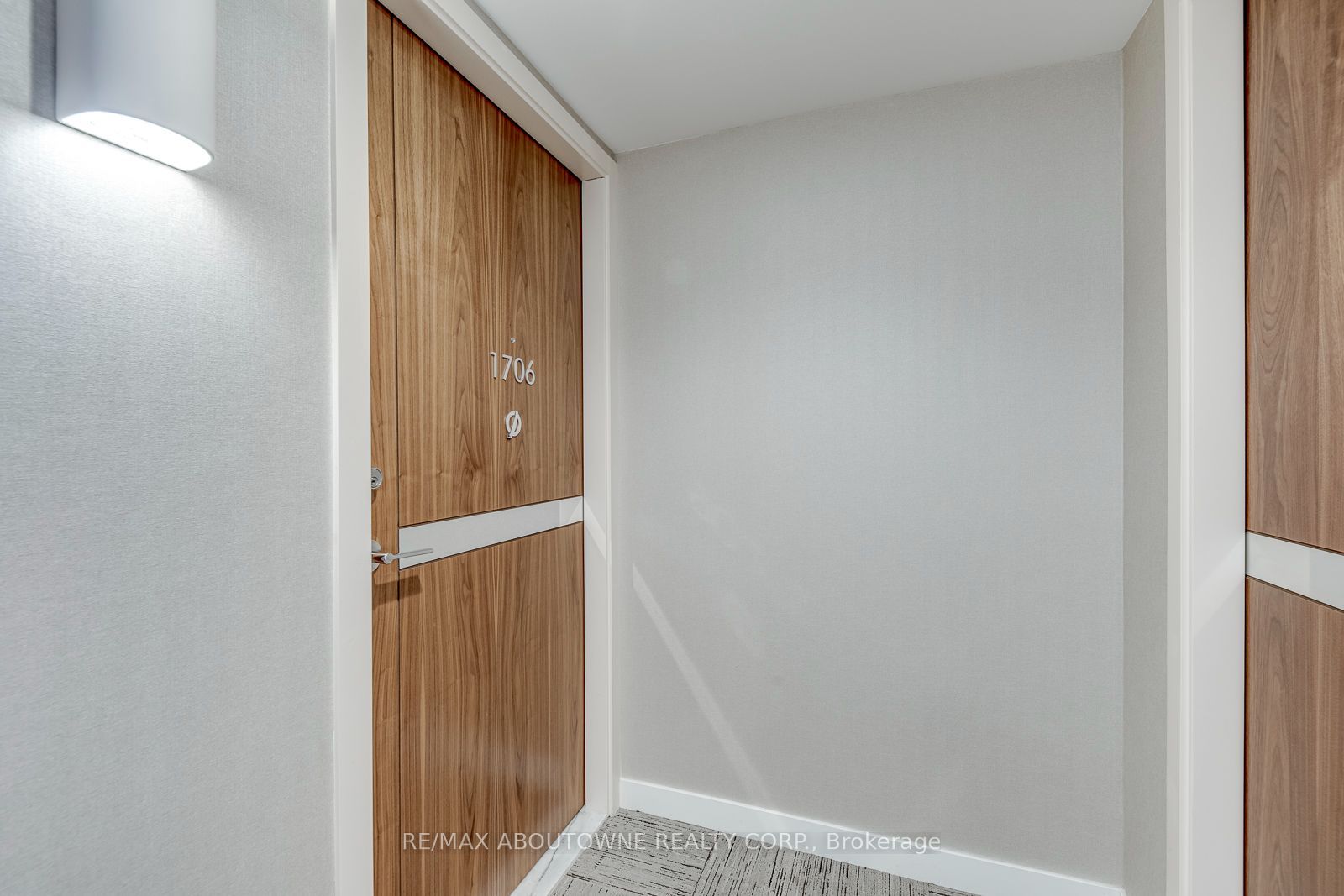 13 – 27 Mcmahon Drive, Toronto C15 ‣ C14109540 13 – 27 Mcmahon Drive, Toronto C15 ‣ C14109540