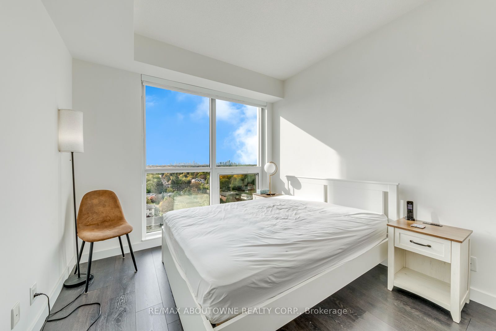 13 – 27 Mcmahon Drive, Toronto C15 ‣ C14109540 13 – 27 Mcmahon Drive, Toronto C15 ‣ C14109540