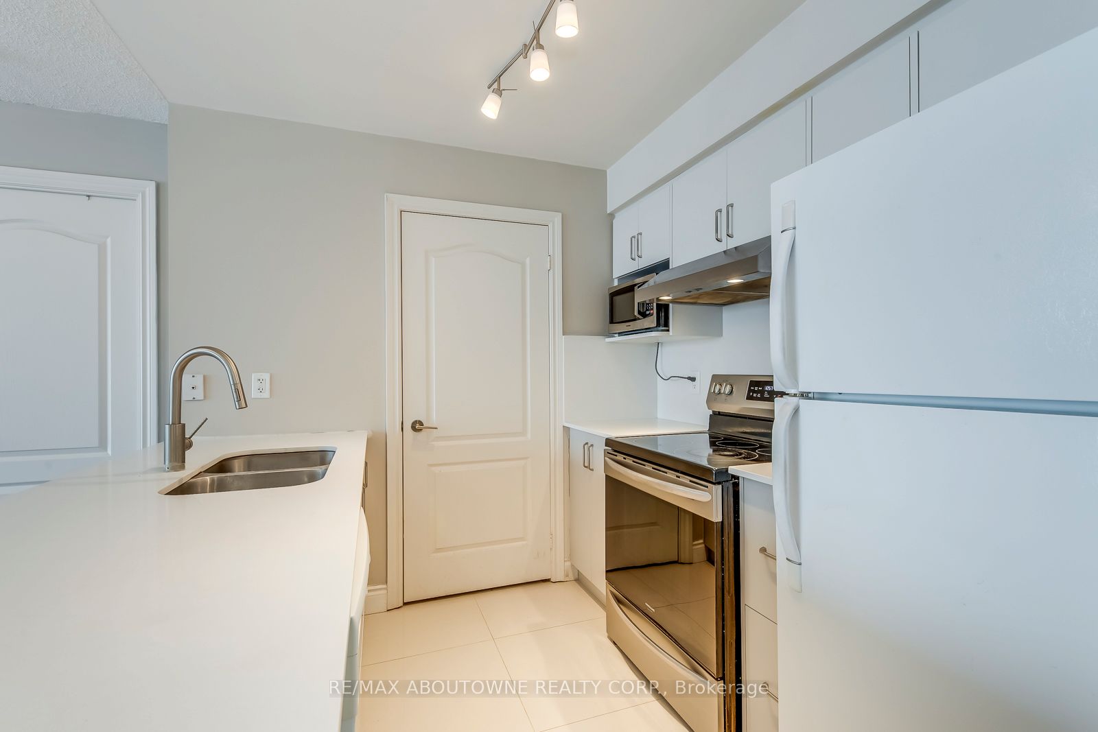 07 – 60 Brian Harrison Way, Toronto E09 ‣ E12727028 07 – 60 Brian Harrison Way, Toronto E09 ‣ E12727028