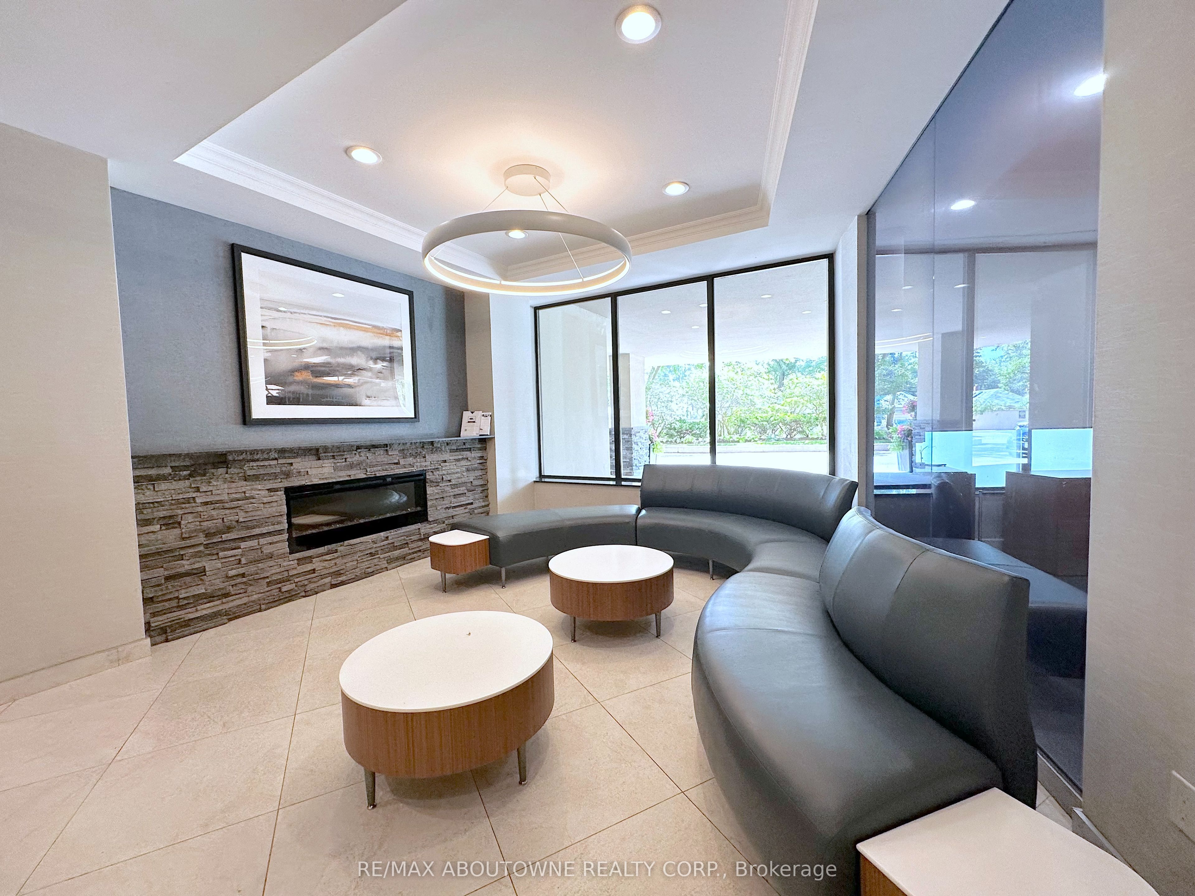 21 – 30 Denton Avenue, Toronto E06 ‣ E13508976 21 – 30 Denton Avenue, Toronto E06 ‣ E13508976