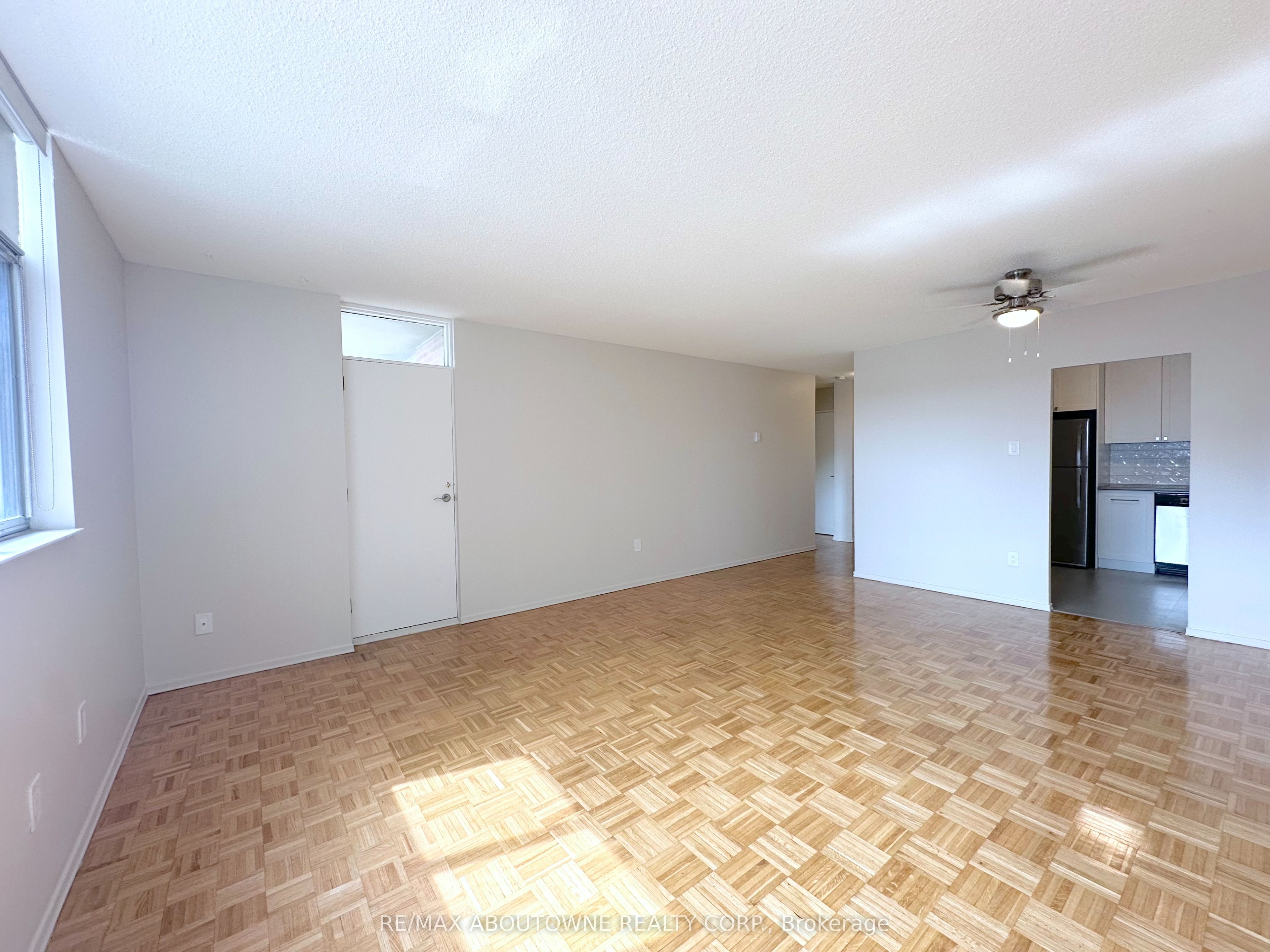 21 – 30 Denton Avenue, Toronto E06 ‣ E13508976 21 – 30 Denton Avenue, Toronto E06 ‣ E13508976