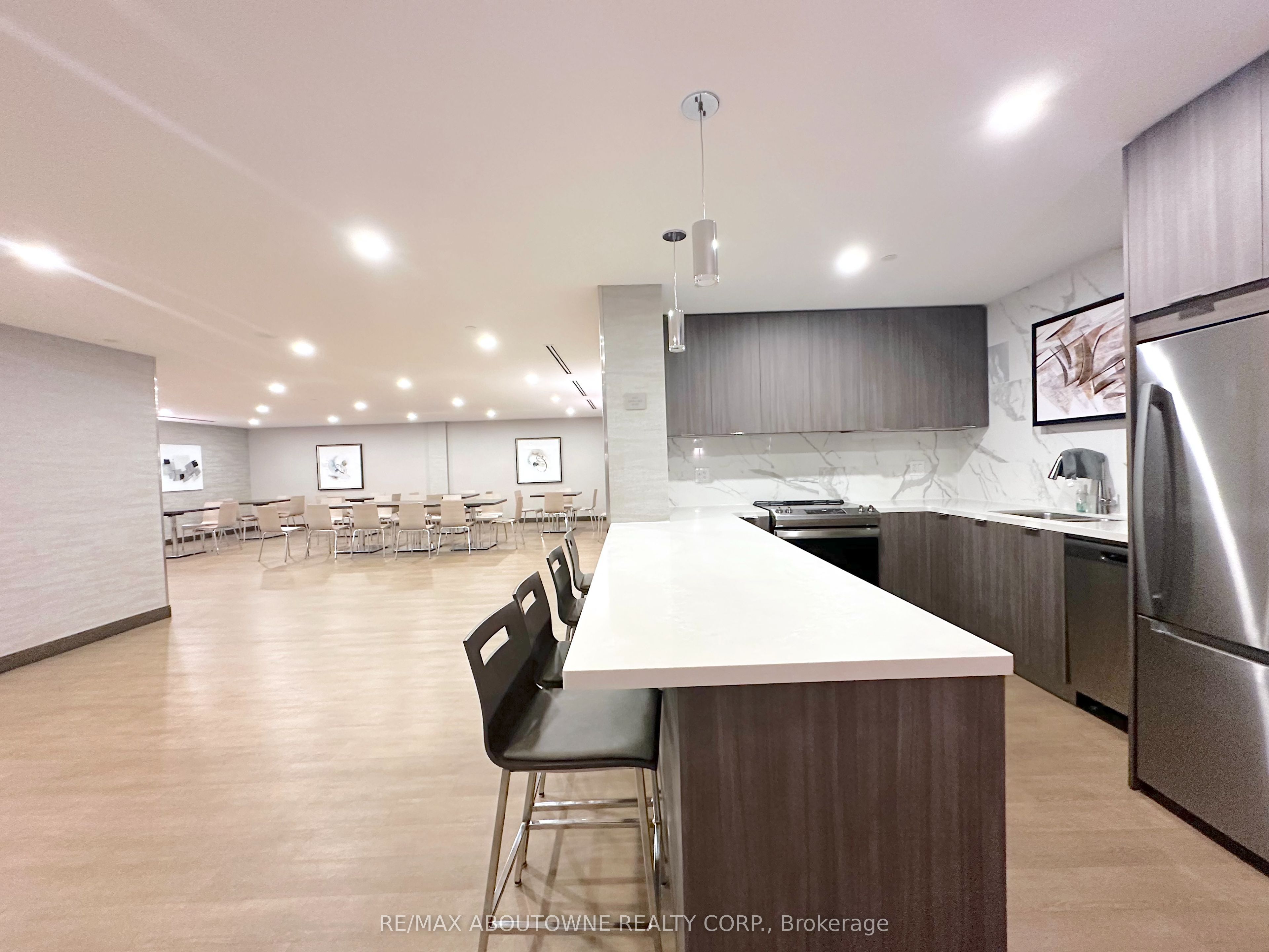 21 – 30 Denton Avenue, Toronto E06 ‣ E13508976 21 – 30 Denton Avenue, Toronto E06 ‣ E13508976