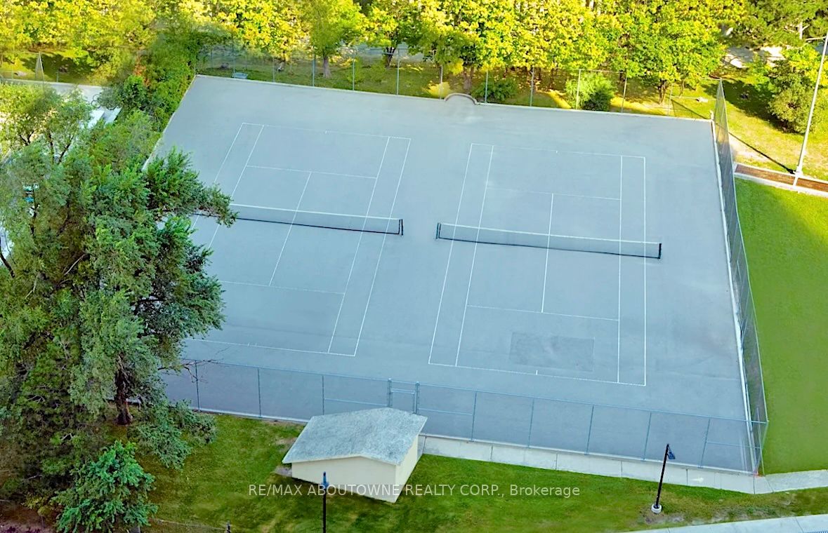 21 – 30 Denton Avenue, Toronto E06 ‣ E13508976 21 – 30 Denton Avenue, Toronto E06 ‣ E13508976