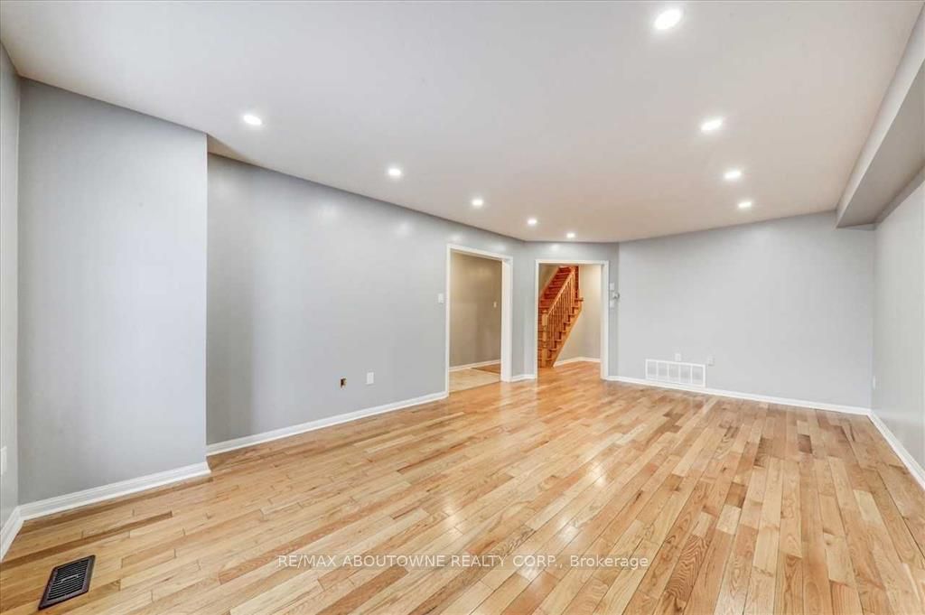 2133 Morningside Avenue, Toronto E11 ‣ E13829608 2133 Morningside Avenue, Toronto E11 ‣ E13829608