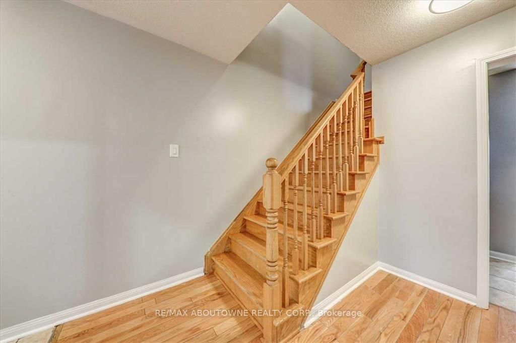 2133 Morningside Avenue, Toronto E11 ‣ E13829608 2133 Morningside Avenue, Toronto E11 ‣ E13829608