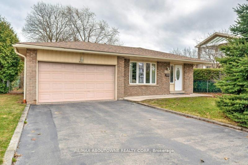 Property W12062832 - Image 1