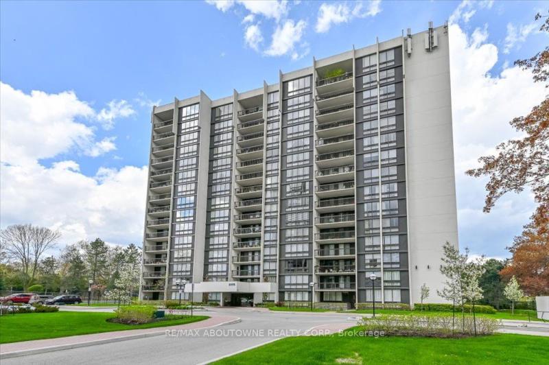 Property W12125828 - Image 1