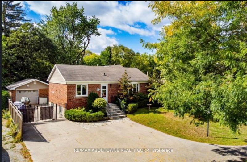 Property W12132996 - Image 1