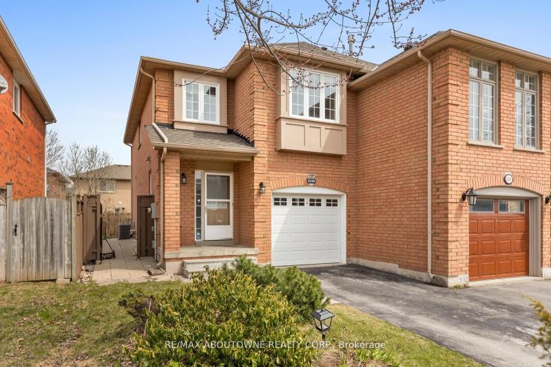 Property W12138279 - Image 1