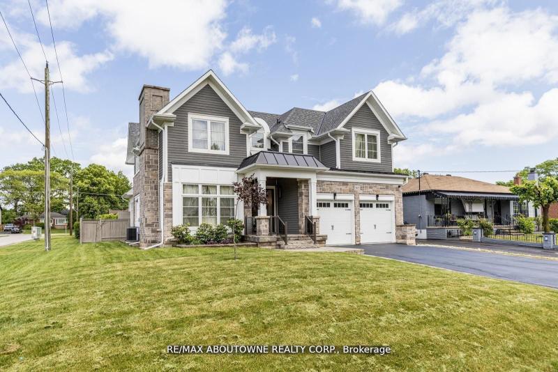 Property W12176808 - Image 1
