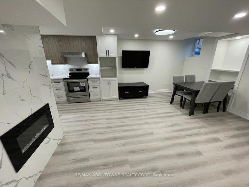 Property W12185322 - Image 1