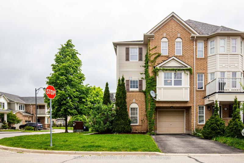 Property W12189216 - Image 1