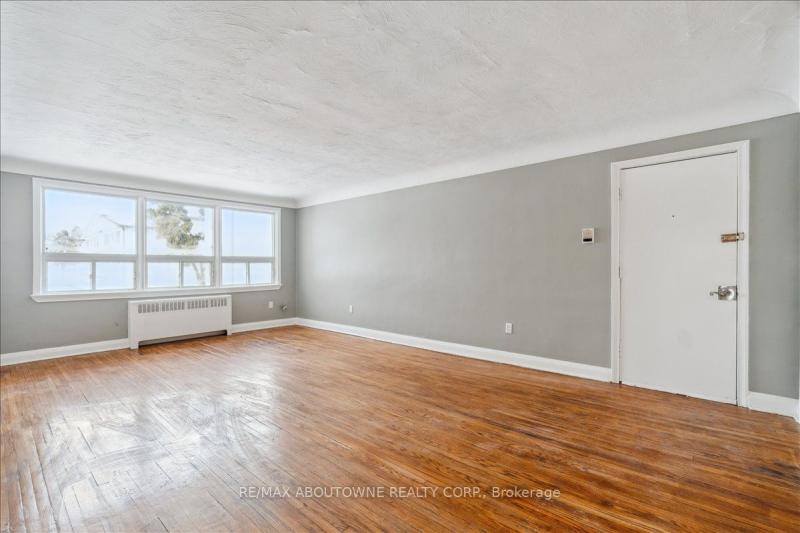 Property W12238201 - Image 1