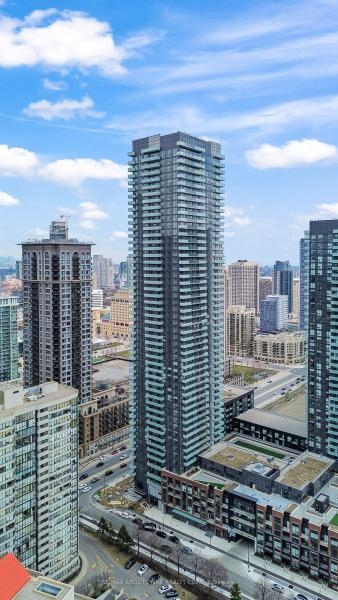 Property W12242508 - Image 1