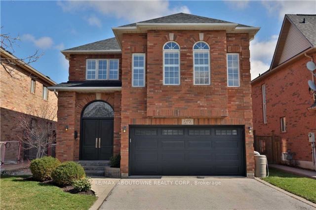 Property W12255169 - Image 1