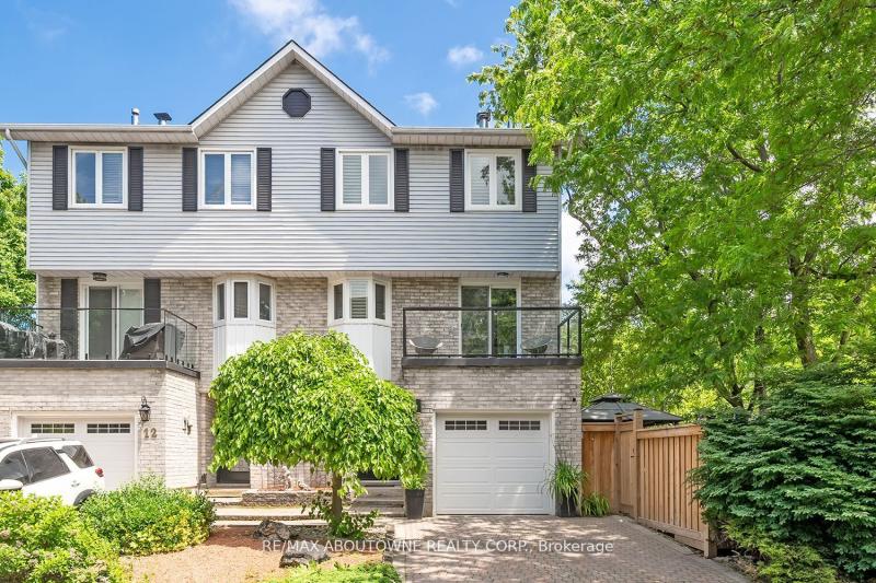 Property W12268324 - Image 1