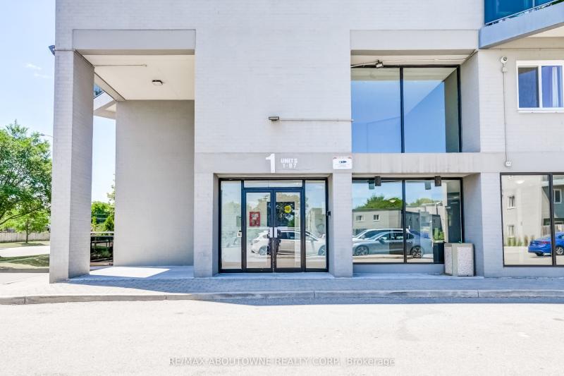 Property W12301643 - Image 1
