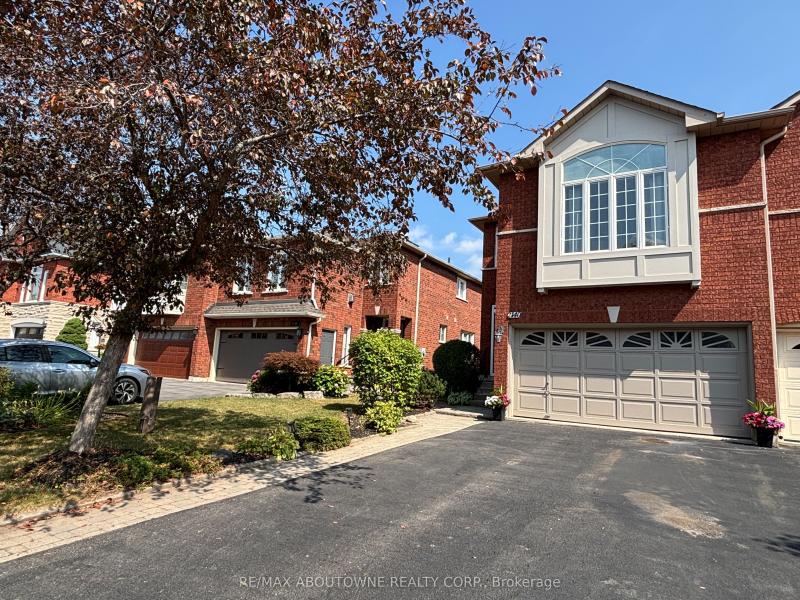 Property W12342826 - Image 1