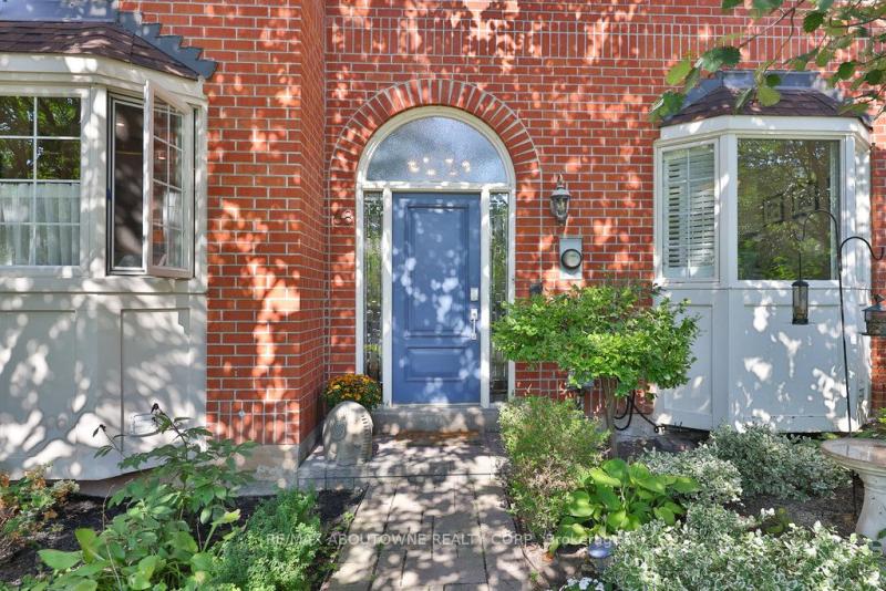 Property W12409967 - Image 1