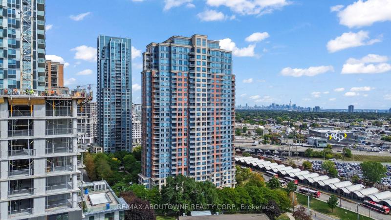 Property W12412998 - Image 1