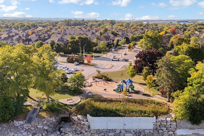 Property W12417426 - Image 1