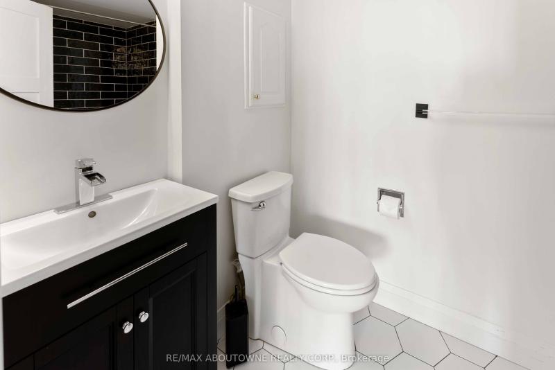 Property W12428847 - Image 1