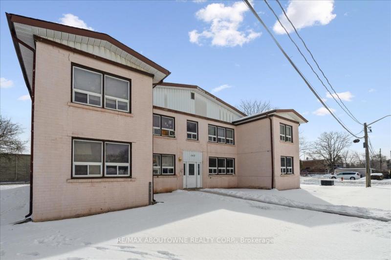 Property W12445301 - Image 1