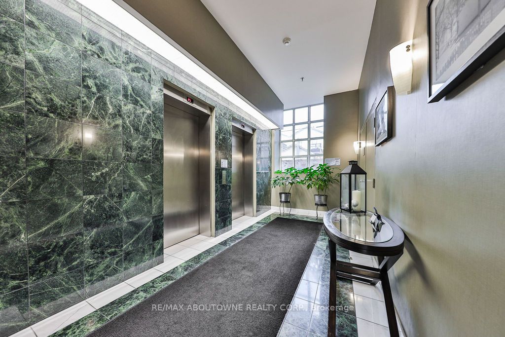 14 – 185 Robinson Street, Oakville ‣ W12475563 14 – 185 Robinson Street, Oakville ‣ W12475563