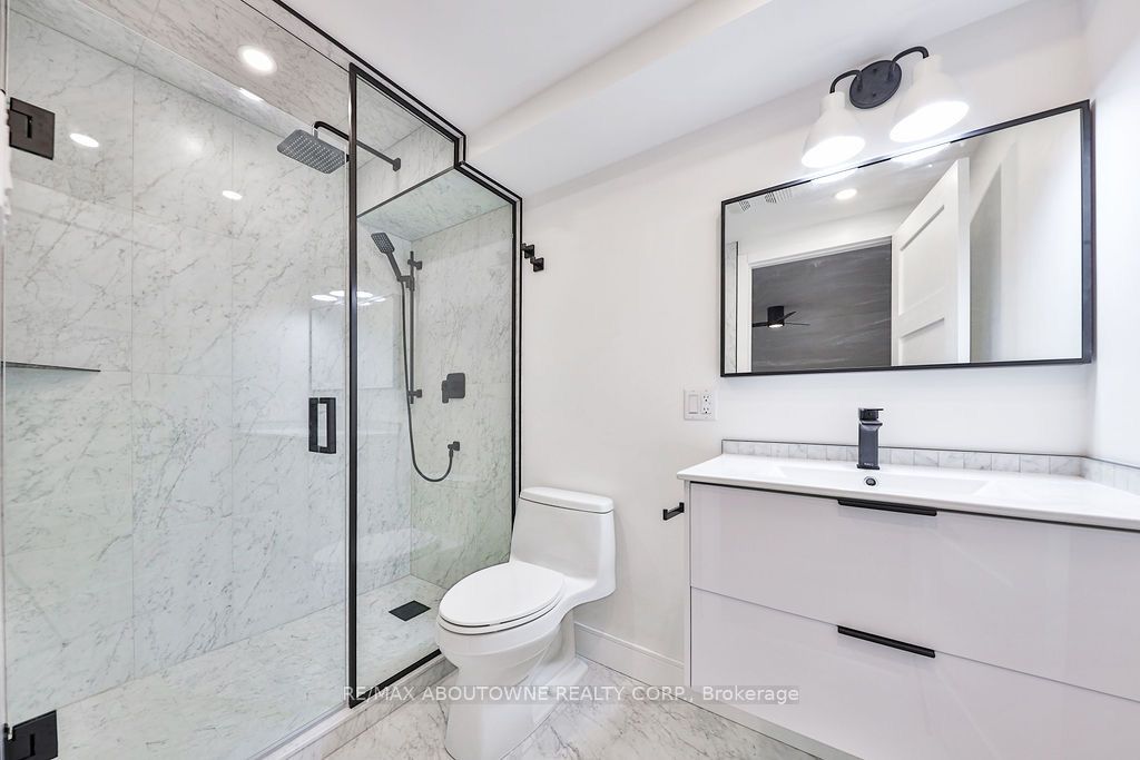 14 – 185 Robinson Street, Oakville ‣ W12475563 14 – 185 Robinson Street, Oakville ‣ W12475563