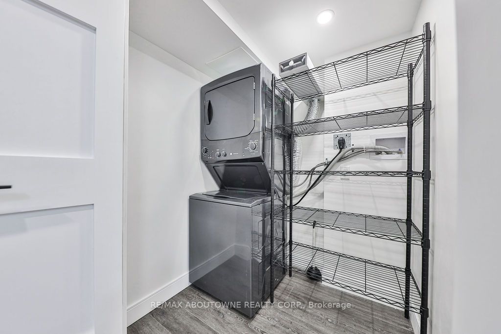 14 – 185 Robinson Street, Oakville ‣ W12475563 14 – 185 Robinson Street, Oakville ‣ W12475563
