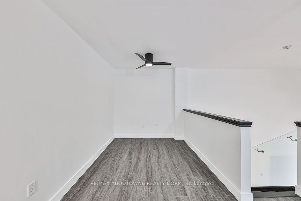 14 – 185 Robinson Street, Oakville ‣ W12475563 14 – 185 Robinson Street, Oakville ‣ W12475563